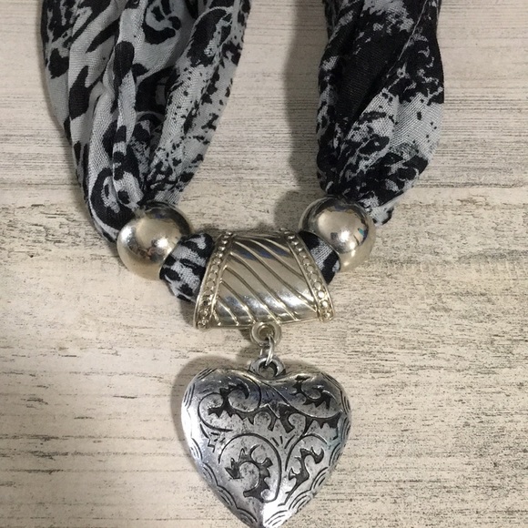 Woman’s scarf lot with beading and silver tone hanging pendants - Picture 10 of 12